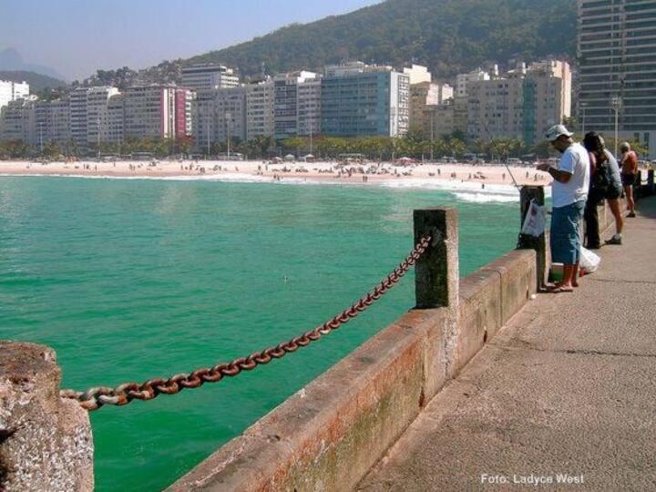 Rio Guesthouse - Um Quarteirao Da Praia De Copacabana Rio de Janeiro Esterno foto