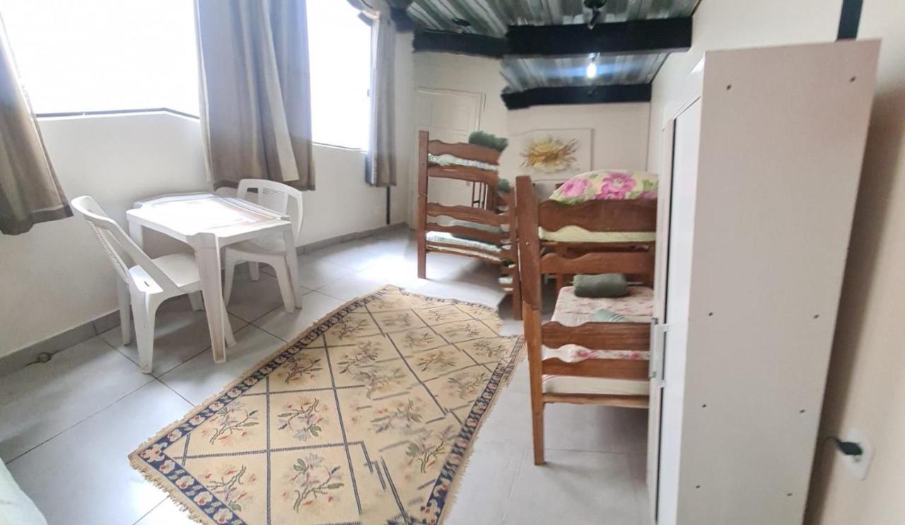 Rio Guesthouse - Um Quarteirao Da Praia De Copacabana Rio de Janeiro Esterno foto