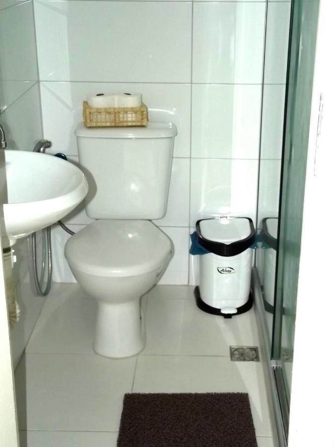 Rio Guesthouse - Um Quarteirao Da Praia De Copacabana Rio de Janeiro Esterno foto